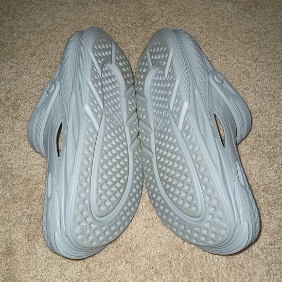 Unisex CROCS Light Gray Clogs 10 Men/ 12 Women - Picture 5 of 9